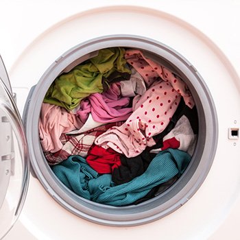 Не набирает воду